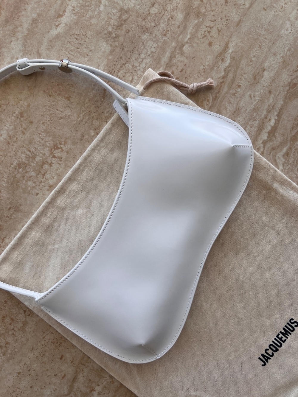 NWT: Jacquemus Le Bisou White Patent Leather Shoulder Bag - Picture 5 of 5
